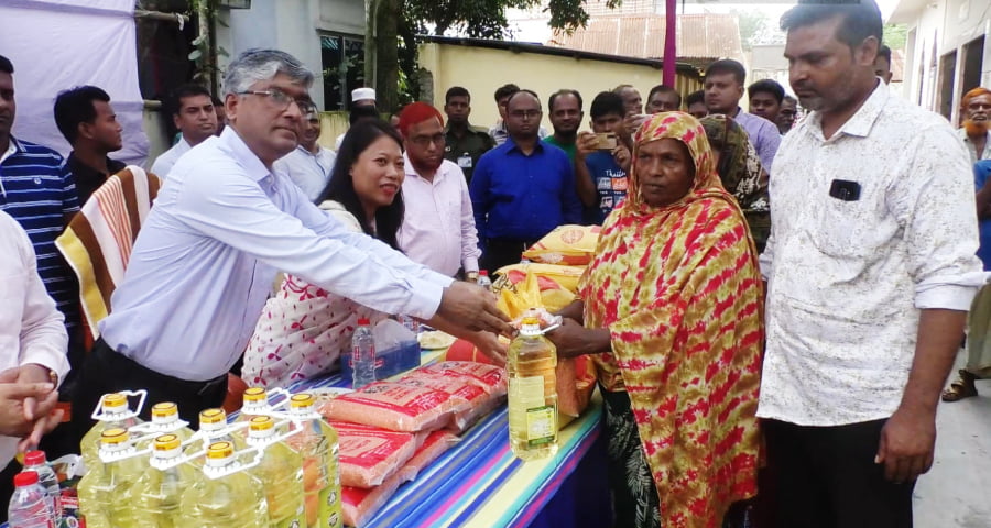 সারাদেশে এক কোটি ফ্যামেলি কার্ডধারী নিন্ম আয়ের পরিবারকে ডিজিটাল স্মার্ট কার্ড বিতরণ করা হবে