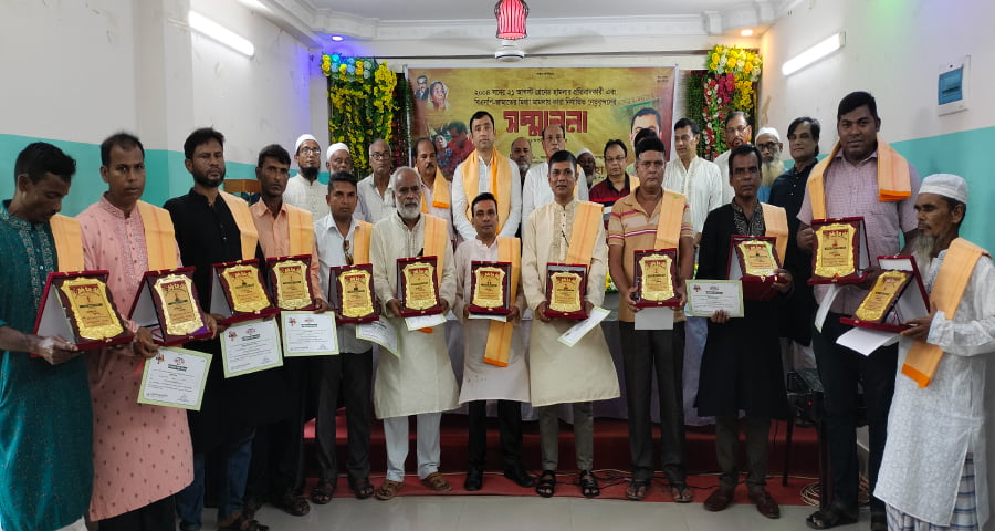 গ্রেনেড হামলার প্রতিবাদে কারাবরণকারী নেতাদের সংবর্ধনা