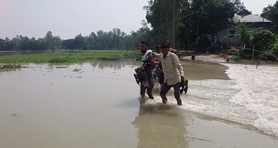 জামালপুরে বিভিন্ন নদ নদীর পানি বৃদ্ধি অব্যাহত থাকায় বন্যা দেখা দিয়েছে
