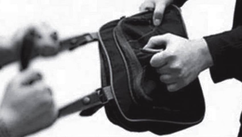 জামালপুরে ব্যবসায়ীকে কুপিয়ে গুরুতর আহত করে টাকা ও মোবাইল ছিনতাই