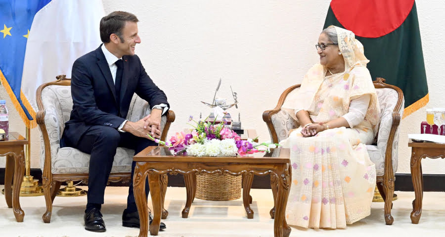 এয়ারবাসের ১০টি উড়োজাহাজ কিনবে বাংলাদেশ : প্রধানমন্ত্রীর সঙ্গে বৈঠক শেষে মাখোঁ