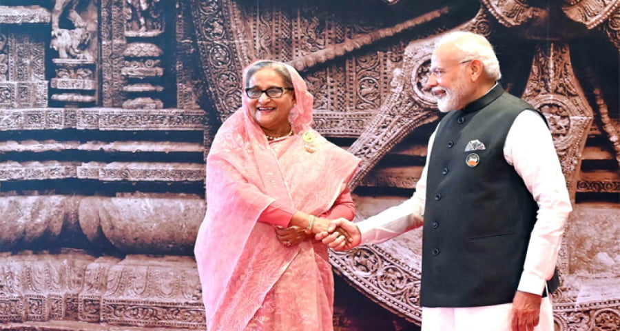 জি২০ সম্মেলনস্থলে শেখ হাসিনা, স্বাগত জানালেন নরেন্দ্র মোদি