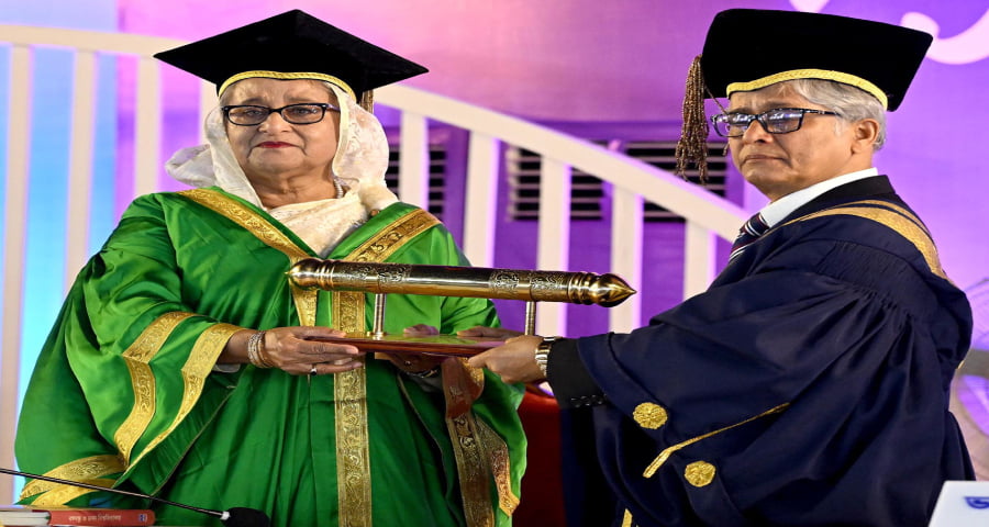 বঙ্গবন্ধুকে ডক্টর অব লজ ডিগ্রি দিল ঢাকা বিশ্ববিদ্যালয়
