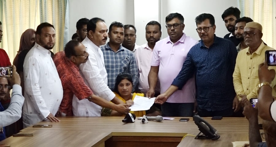 জামালপুর পৌরসভায় স্থায়ী চাকুরী পেলেন শারীরিক প্রতিবন্ধী আকলিমা আক্তার