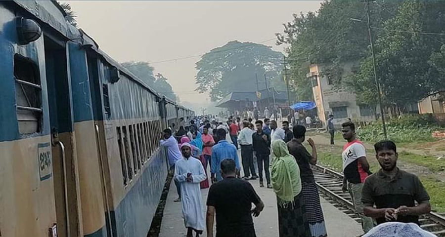 চালকের ঘুম ভাঙতে দেরি, ট্রেনও ছাড়ল ৪৫ মিনিট দেরিতে