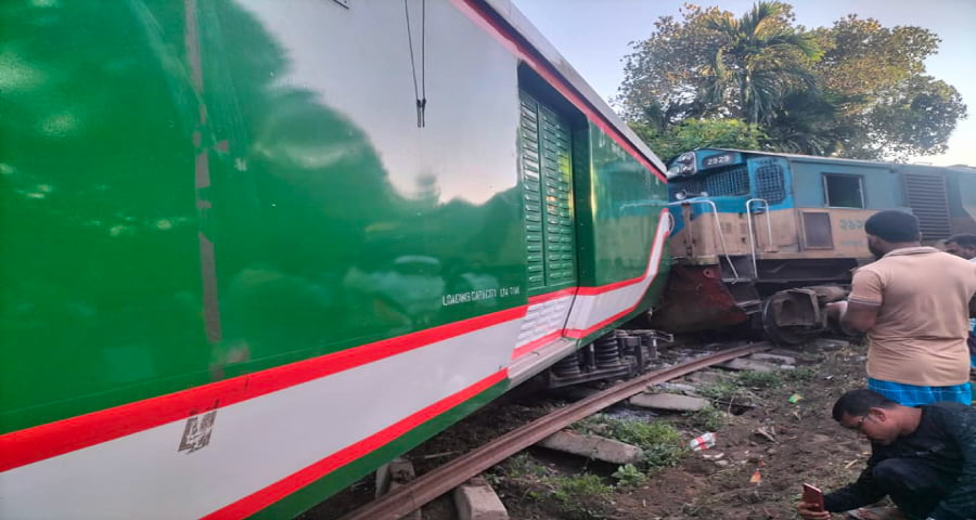 কিশোরগঞ্জ এক্সপ্রেস লাইনচ্যুত, ভৈরব-ময়মনসিংহ রুটে ট্রেন চলাচল বন্ধ