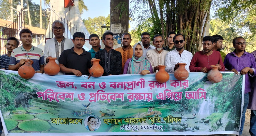 পাখির বাসা বানিয়ে হুমায়ূনের প্রতি ভালোবাসা ভক্তদের