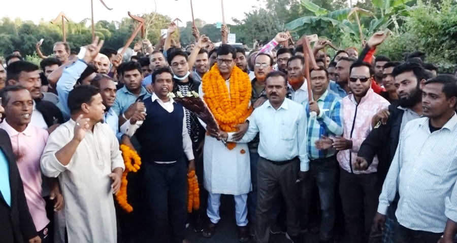 জামালপুর সদর আসনে জাতীয় পার্টির প্রার্থী মনোনীত হওয়ায় আনন্দ শোভাযাত্রা