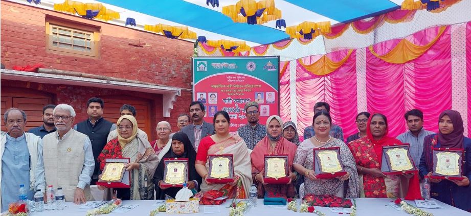 শেরপুরে নারী সমাবেশে ৭ কৃতী নারীকে সম্মাননা প্রদান
