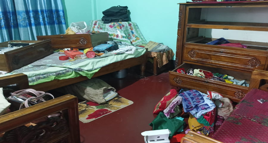 ঈশ্বরগঞ্জে শিক্ষক দম্পতির বাসায় চুরি, ৬ ভরি স্বর্ণালংকারসহ টাকা লুট