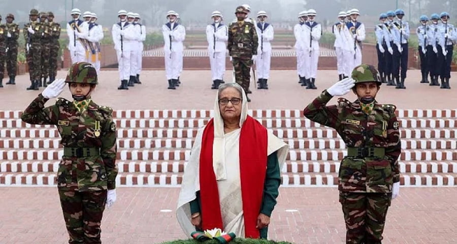 স্মৃতিসৌধে শহীদদের প্রতি শ্রদ্ধা জানালেন প্রধানমন্ত্রী ও মন্ত্রিসভার সদস্যরা