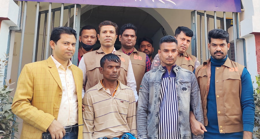 নৌবাহিনীর সদস্য পরিচয়ে ১৩ বিয়ে, অর্ধ কোটি টাকা আত্মসাৎ