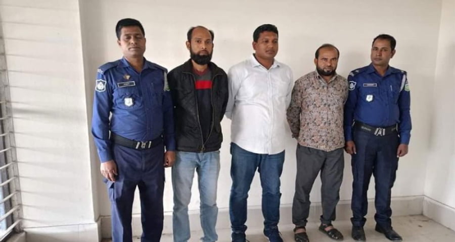 ভালুকায় পার্কে পরিবার নিয়ে ঘুরতে গিয়ে হামলার শিকার, গ্রেফতার ৩