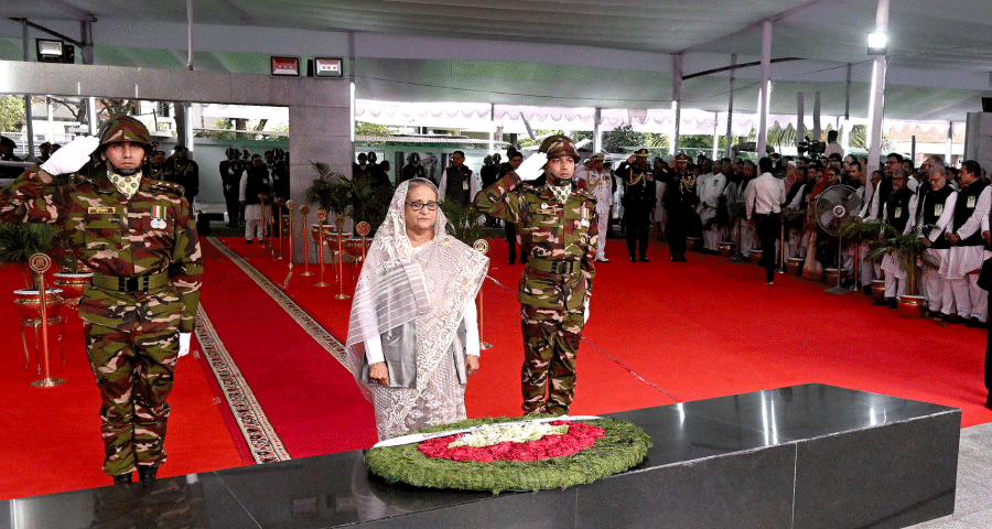 জন্মবার্ষিকীতে বঙ্গবন্ধুর প্রতি শ্রদ্ধা নিবেদন করলেন প্রধানমন্ত্রী