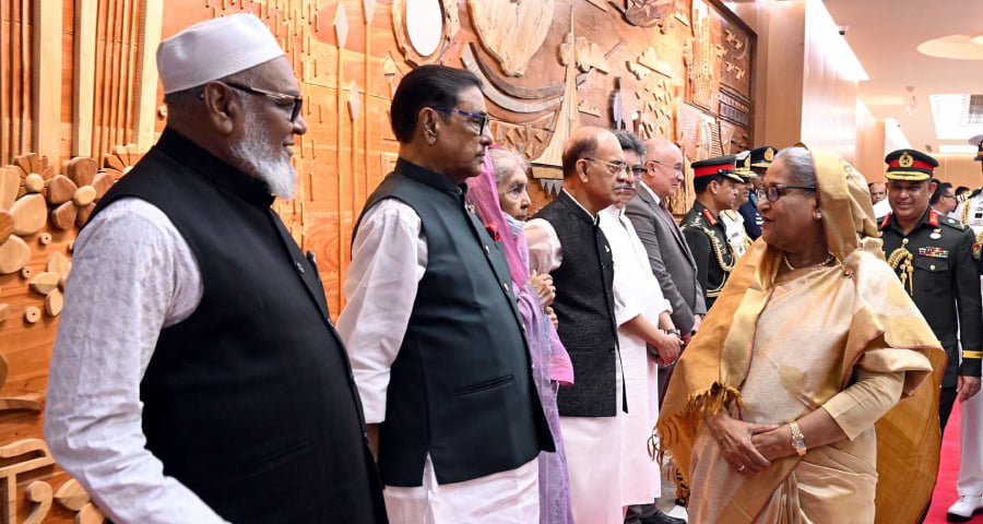 ৬ দিনের সফরে থাইল্যান্ড গেলেন প্রধানমন্ত্রী