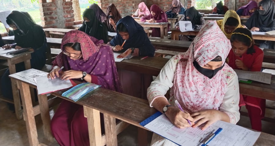 ফুলবাড়ীয়ায় মিল্লাত ফাউন্ডেশনের উদ্যোগে সিরাত প্রতিযোগিতা