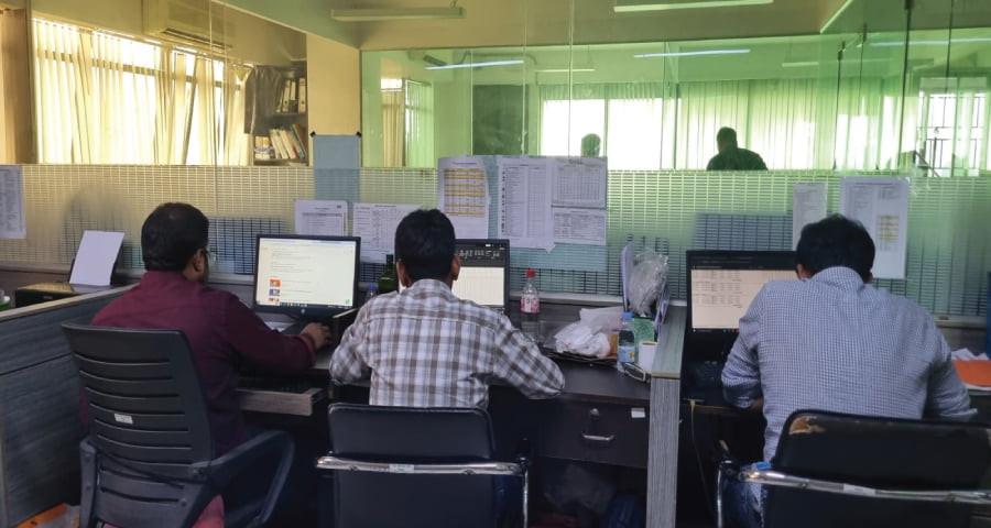 ঈদ ও বৈশাখের লম্বা ছুটি শেষে অফিস খুলছে আজ