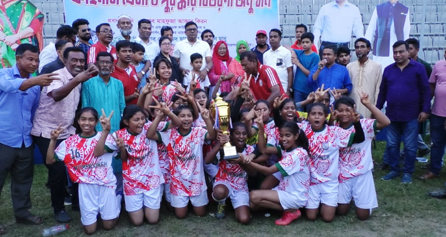 জামালপুরে জেএএফ অনুর্ধ-১৪ ওমেন্স ইয়ুথ ডেভেলপমেন্ট প্রোগ্রাম -২০২৪  এর ময়মনসিংহ অঞ্চলের ফুটবল ফাইনাল খেলা ও পুরস্কার বিতরণী অনুষ্ঠিত