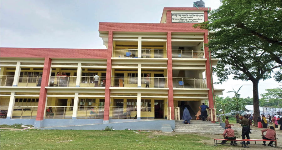 দুই  ঘণ্টায় এক বুথে ভোট পড়েছে ৩ টি