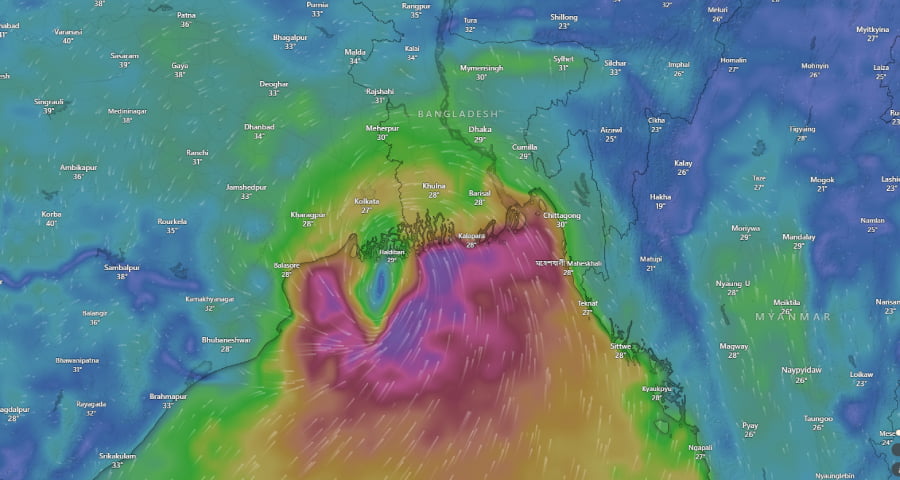 ‘চোখ’ ফুটেছে ঘূর্ণিঝড় রেমালের, তাণ্ডবের আশঙ্কা