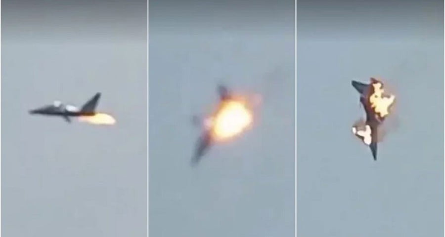 চট্টগ্রামে বিমানবাহিনীর প্রশিক্ষণ বিমান বিধ্বস্ত