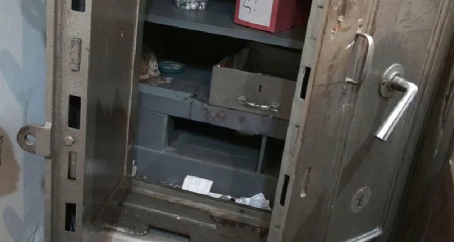 সিন্দুক থেকে কোটি টাকা চুরি, ‘দুই চোরের’ মুখ দেখে বিস্মিত হামিদ