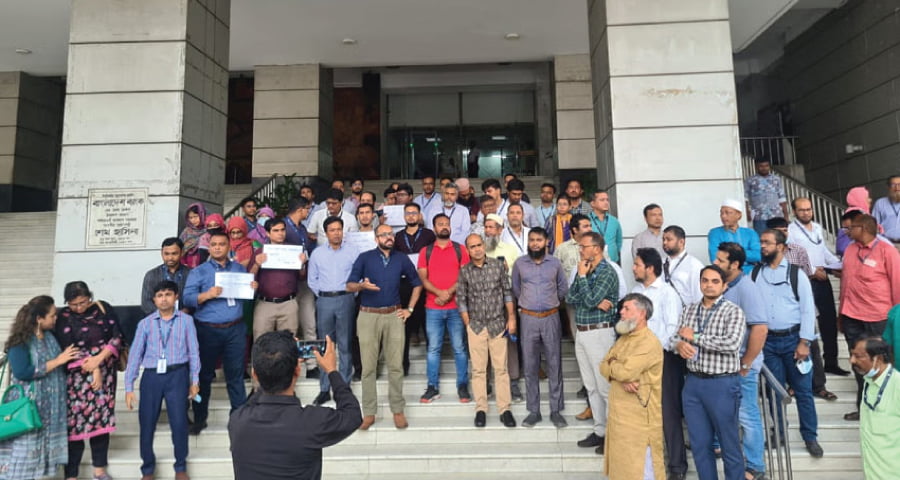 বাংলাদেশ ব্যাংকের ডেপুটি গভর্নর ছাইদুরকে পদত্যাগে বাধ্য করলেন বিক্ষুব্ধ কর্মকর্তারা