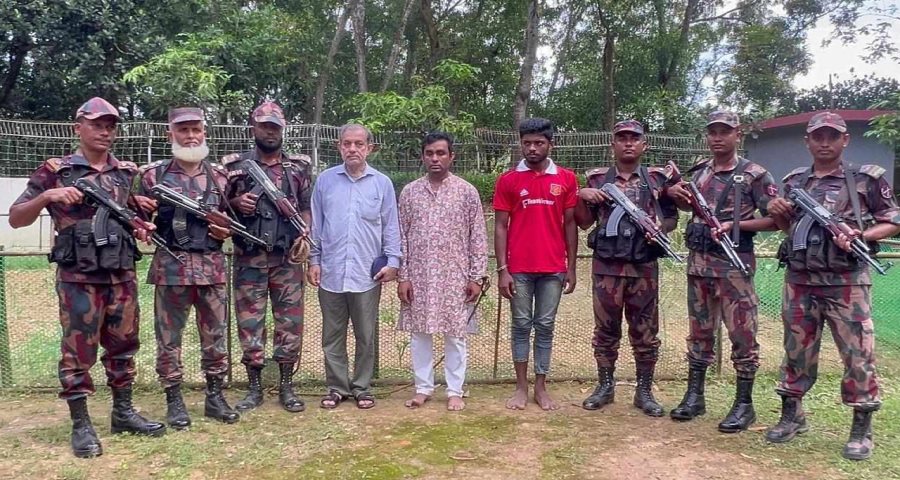 আখাউড়া সীমান্ত থেকে সাবেক এমপি ফজলে করিম চৌধুরী আটক