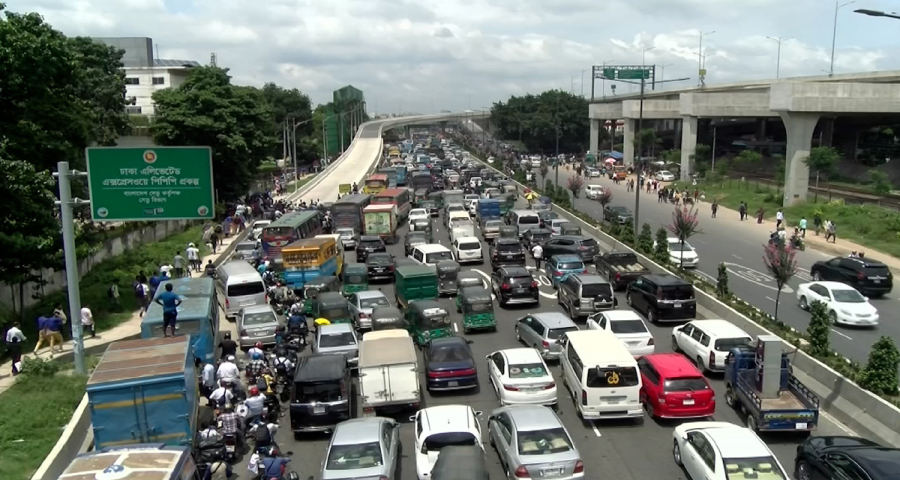 ঢাকায় যানজটে দৈনিক নষ্ট হচ্ছে ৮২ লাখ কর্মঘণ্টা