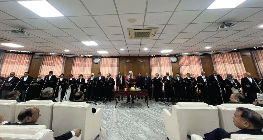 শপথ নিলেন হাইকোর্টের অতিরিক্ত ২৩ বিচারপতি