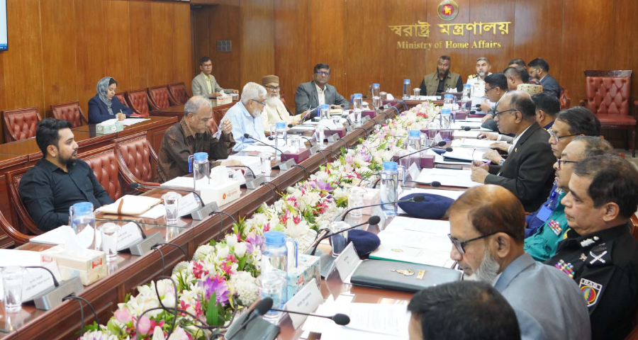 ব্যাটারিচালিত অটোরিকশার বিষয়ে নির্দেশনা আদালত দেবে : স্বরাষ্ট্র উপদেষ্টা