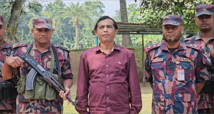 পালানোর সময় গাজীপুরের সাবেক ভারপ্রাপ্ত মেয়র কিরণ গ্রেপ্তার