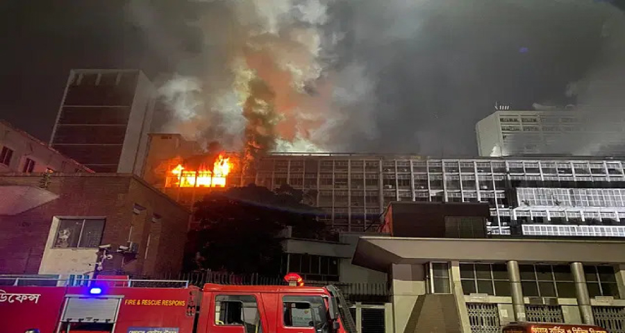 সচিবালয়ে আগুন: পরীক্ষার জন্য কিছু আলামত বিদেশে পাঠানো হতে পারে