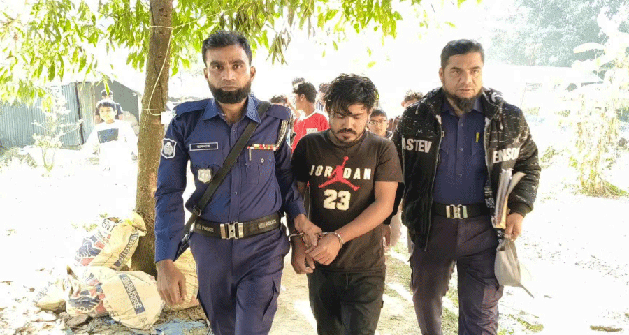 যুবলীগ নেতার বাড়িতে পোড়াচ্ছিল তরুণীর মরদেহ, গন্ধ পেয়ে হাতেনাতে ধরলো জনতা