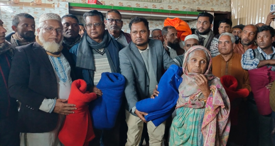 বিএনপির কম্বল উপহার পেল গৌরীপুরের সহস্রাধিক দুস্থ