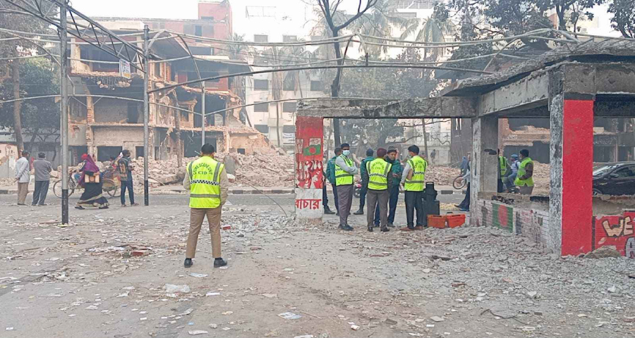 ধানমন্ডি ৩২ নম্বর বাড়ি থেকে আলামত সংগ্রহ করেছে সিআইডি