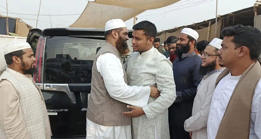 ইজতেমায় গেলেন হাসনাত আবদুল্লাহ