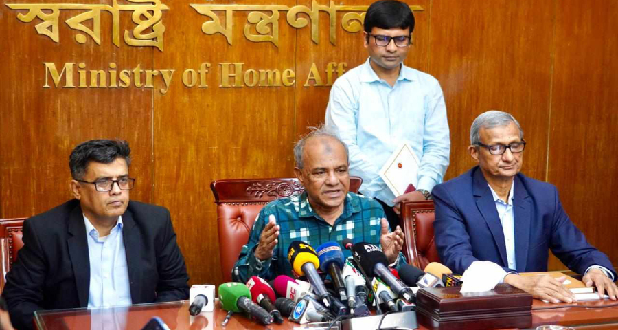 সন্ধ্যার পর আইনশৃঙ্খলা পরিস্থিতির অবস্থা টের পাবেন: স্বরাষ্ট্র উপদেষ্টা