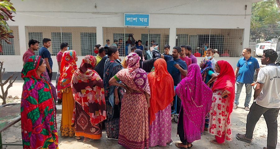 গৌরীপুরে বাসের ধাক্কায় দুই বোনসহ নিহত ৪