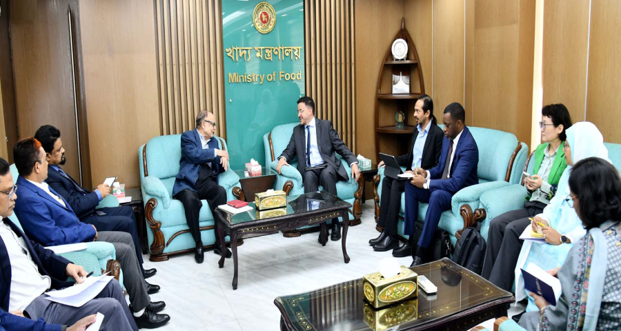 খাদ্য উপদেষ্টার সঙ্গে বিশ্ব ব্যাংকের প্রতিনিধিদলের সাক্ষাৎ