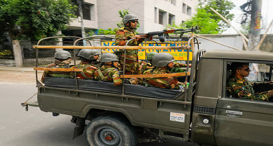 সেনা কর্মকর্তাদের ম্যাজিস্ট্রেসি ক্ষমতা আরও দুই মাস বাড়ল