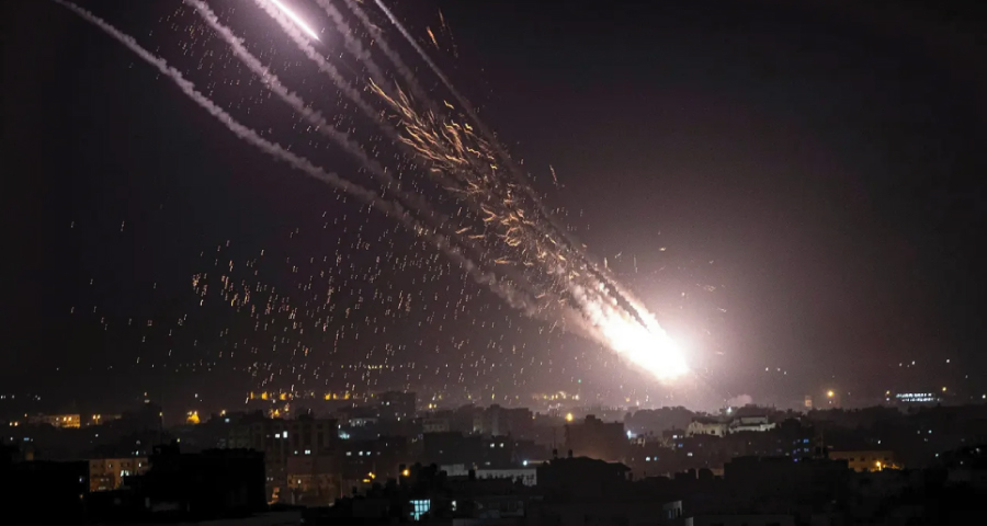 গাজা থেকে পাল্টা হামলা, কাঁপল তেলআবিব