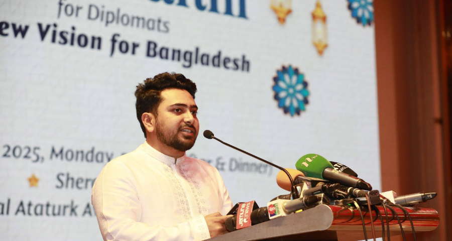 আওয়ামী লীগকে সন্ত্রাসী সংগঠন হিসেবে ঘোষণা করতে হবে: নাহিদ ইসলাম