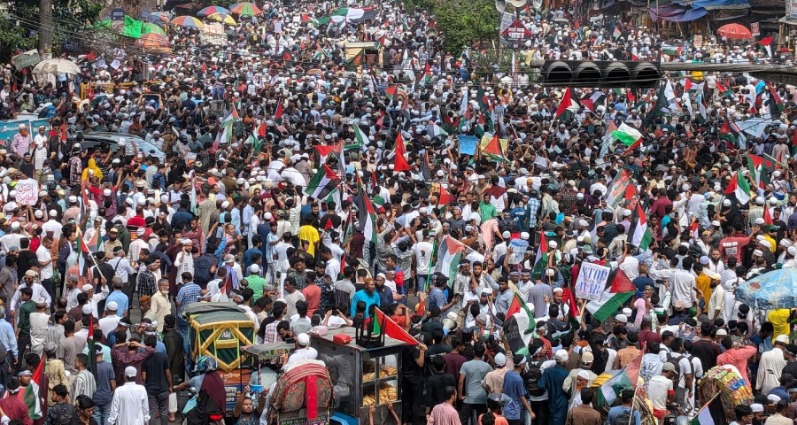 ঘোষণাপত্র পাঠে শেষ ‘মার্চ ফর গাজা’ কর্মসূচি, বিপুল মানুষের উপস্থিতি