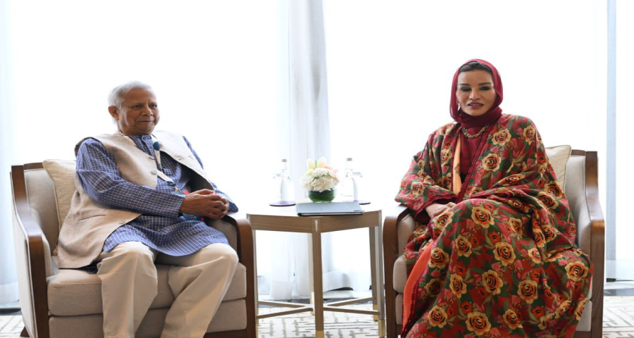 কাতারের আমিরের মায়ের সঙ্গে প্রধান উপদেষ্টার বৈঠক