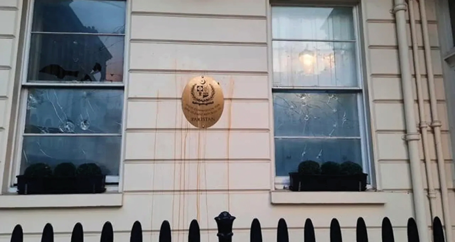 লন্ডনে পাকিস্তান দূতাবাসে ভারতীয়দের হামলা