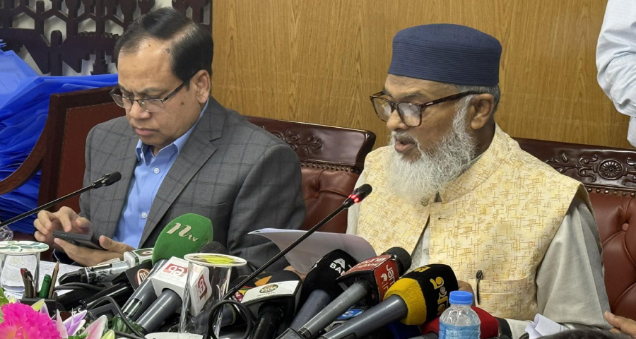 ১০ হাজার ৪৮৭ হজযাত্রীকে নিয়ে শঙ্কার মধ্যে আছি: ধর্ম উপদেষ্টা