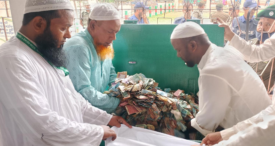 পাগলা মসজিদের দানবাক্সে মিলল ২৮ বস্তা টাকা, চলছে গণনা