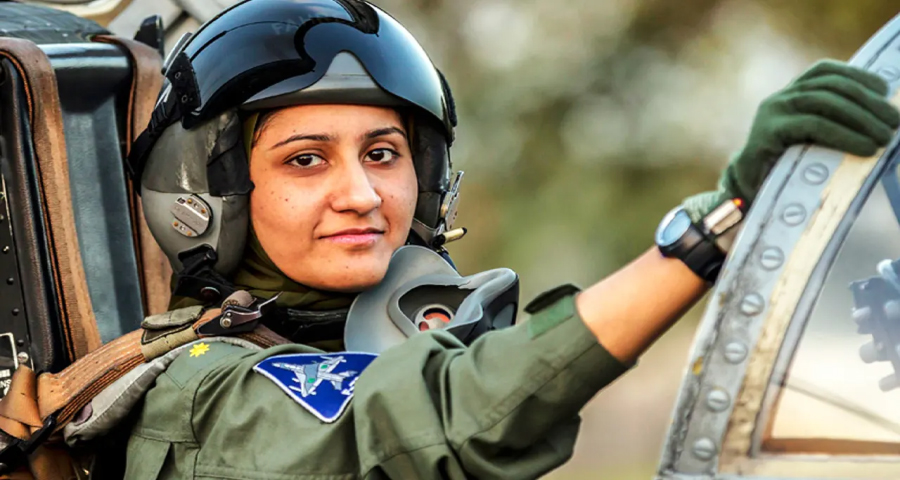 কে এই রাফাল ধ্বংসকারী পাকিস্তানি নারী পাইলট আয়েশা?