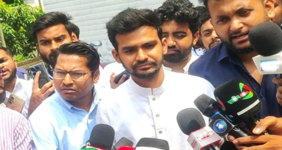 আমাকে আক্রমণ করে লাভ নেই, আদালতে লড়তে হবে: আসিফ মাহমুদ